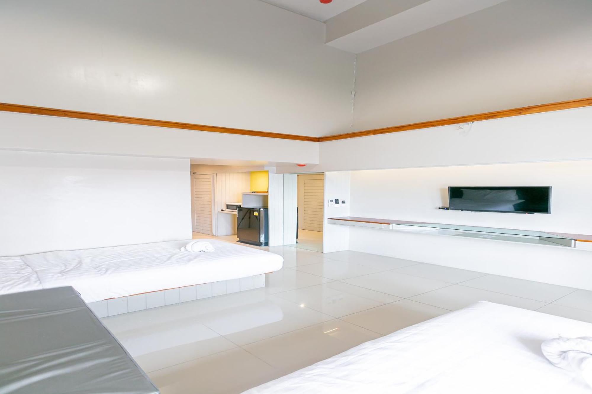 A Room Bangkok Sathorn Екстер'єр фото