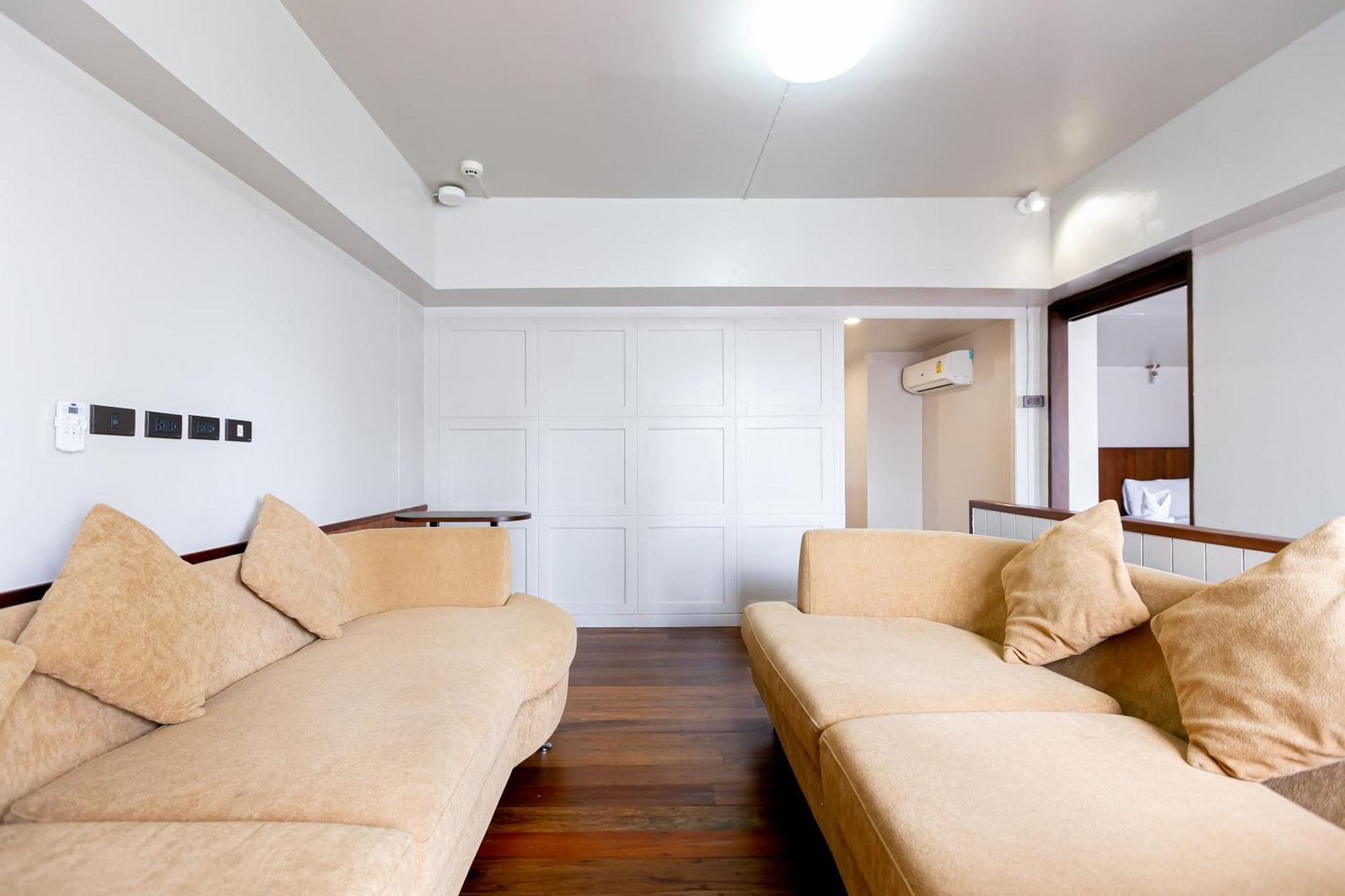 A Room Bangkok Sathorn Екстер'єр фото
