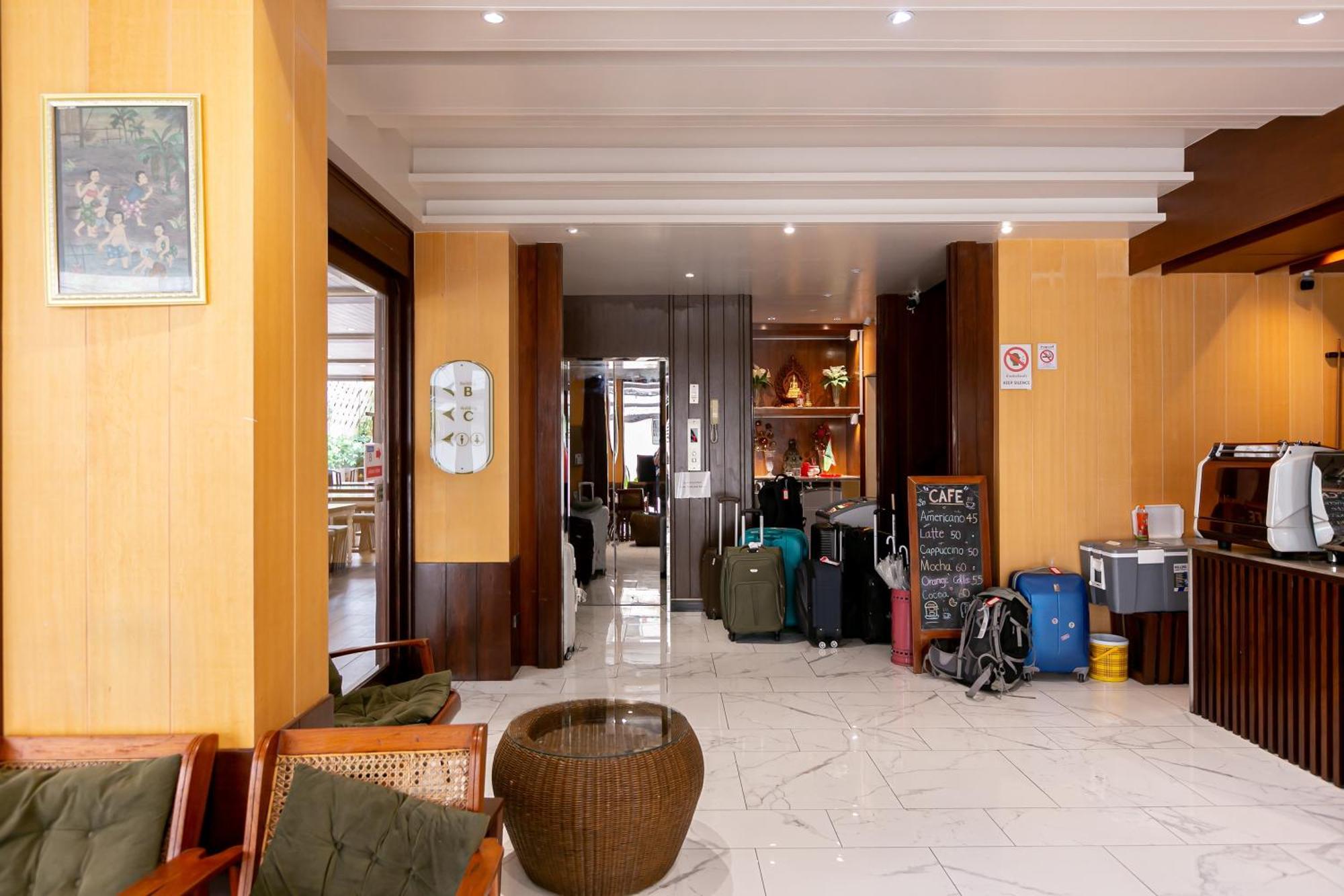 A Room Bangkok Sathorn Екстер'єр фото